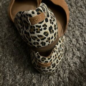 Toms Tan/Leopard Flat Shoe New Never Worn